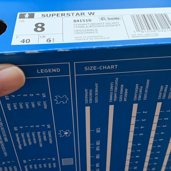 Adidas Superstar Sneakers with Burgundy trim size 9 - Picture 5 of 5